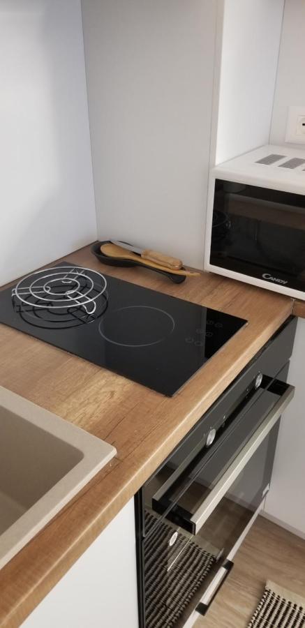 2A Near Blloku Area Apartment Тирана Екстер'єр фото